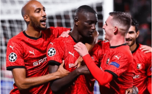  斯特拉斯堡门将神勇发挥多次扑救险守平局惜败雷恩